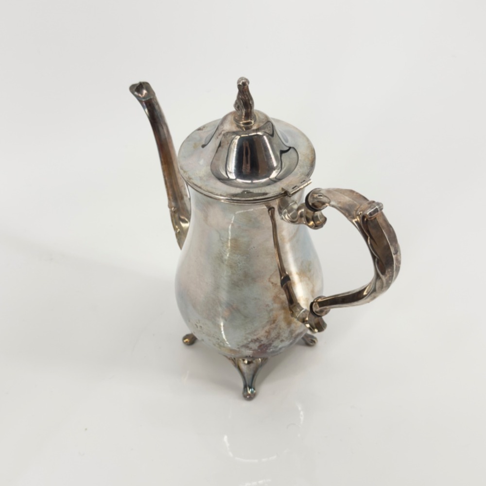 Oneida Silver Plated Coffee Pot Vintage Footed Tea Server with Hinged Lid - Picture 3 of 6